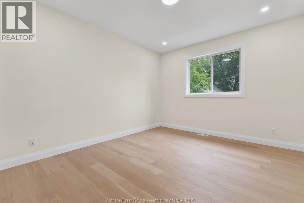 476 RAILWAY AVENUE Image 9