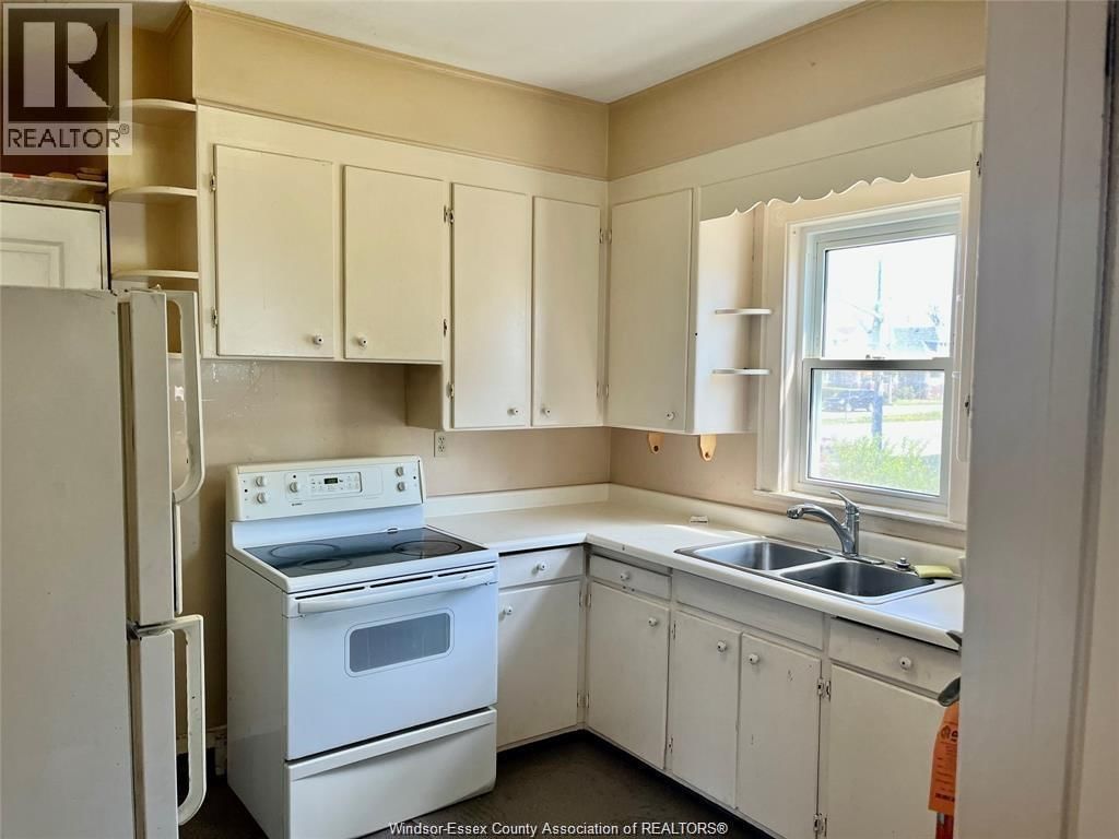 95 GILES BOULEVARD EAST Image 10