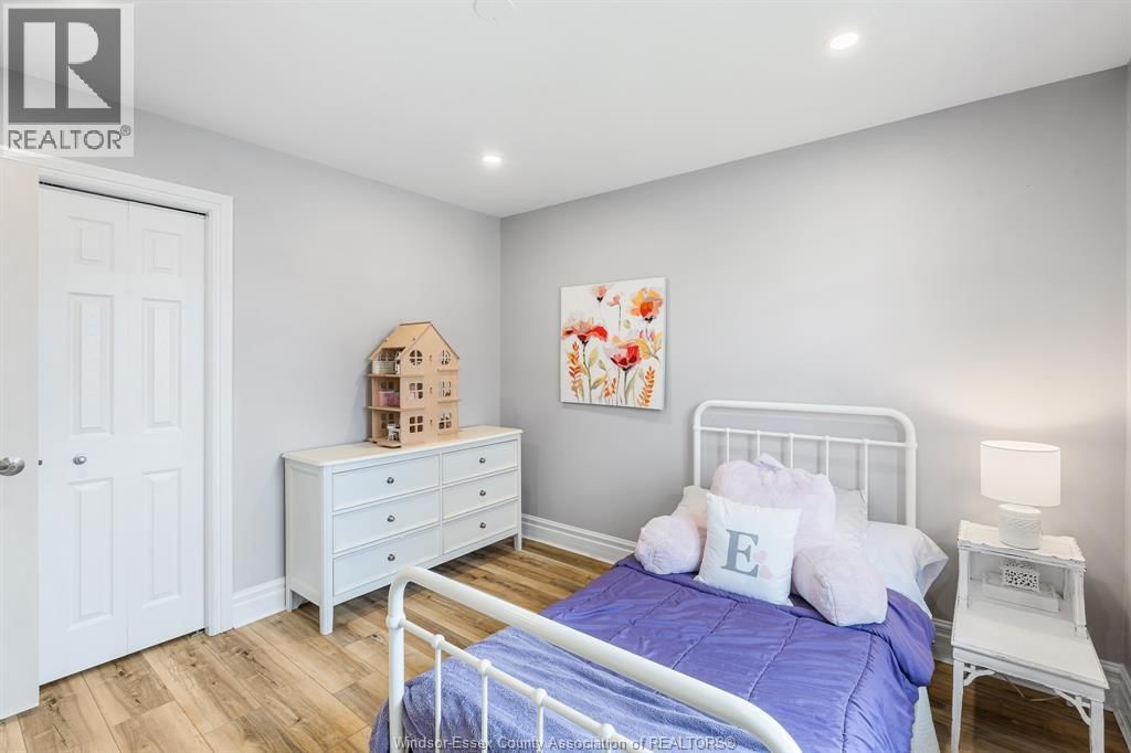 7 BENIUK COURT Image 18