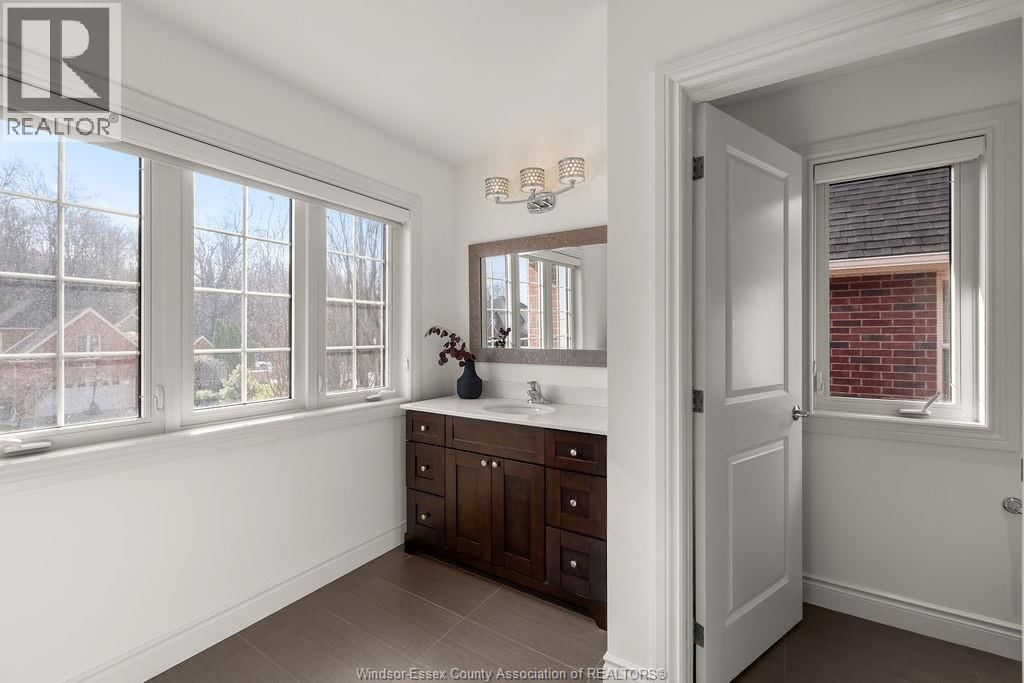 359 JORDAN LANE Image 28