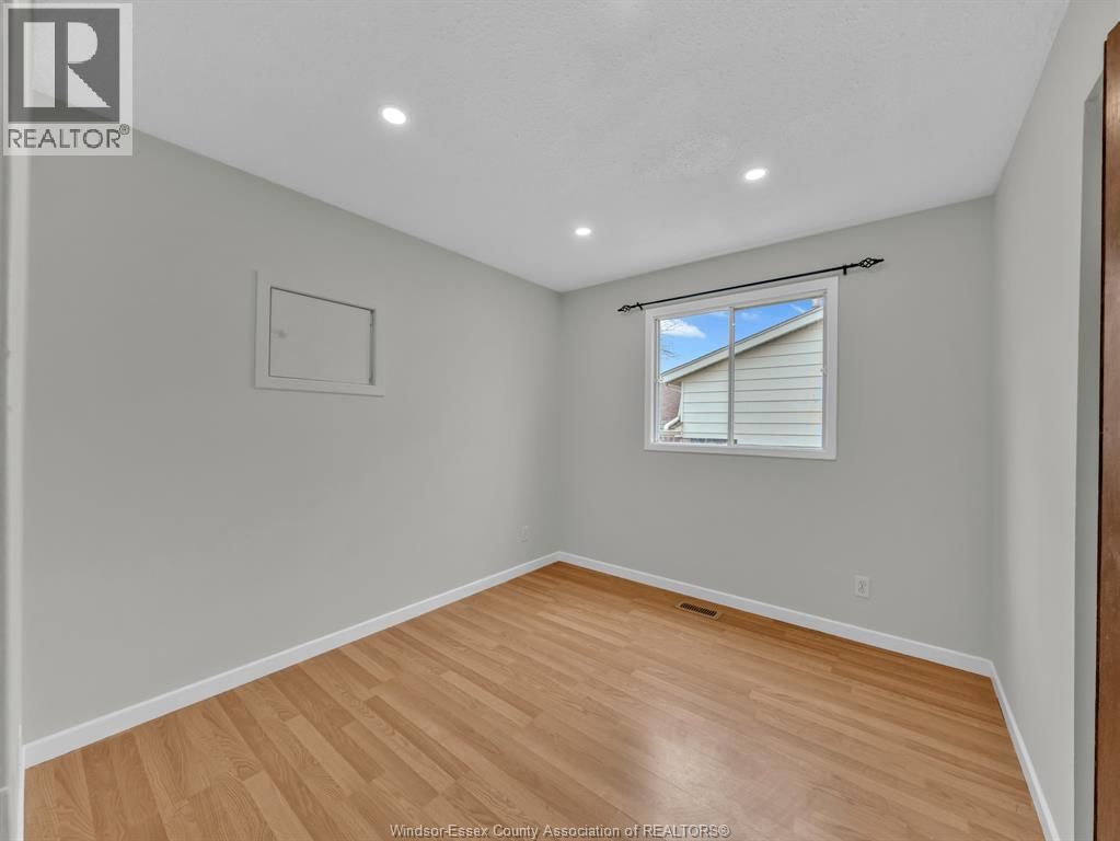 FULL HOUSE - 3700 WILDWOOD DRIVE Image 11