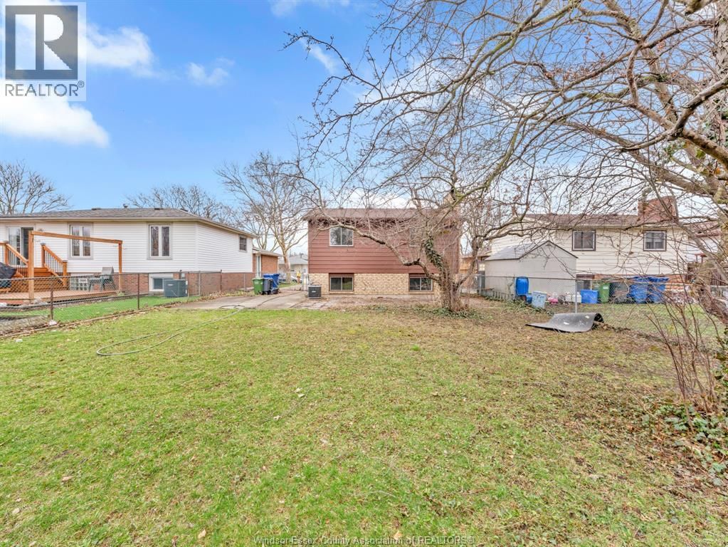 FULL HOUSE - 3700 WILDWOOD DRIVE Image 30