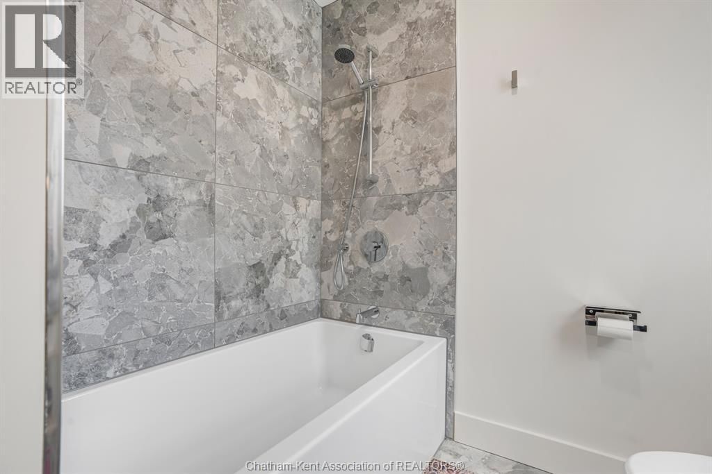 17938 LAKESHORE ROAD Image 32