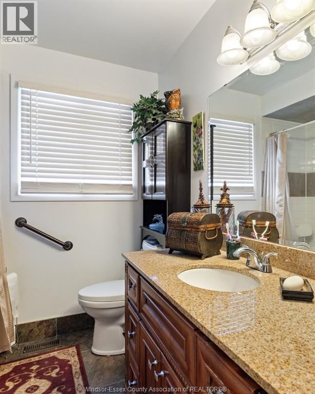 553 ST. PIERRE STREET Image 12