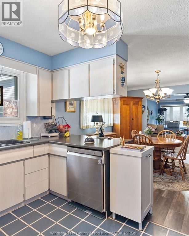 553 ST. PIERRE STREET Image 16