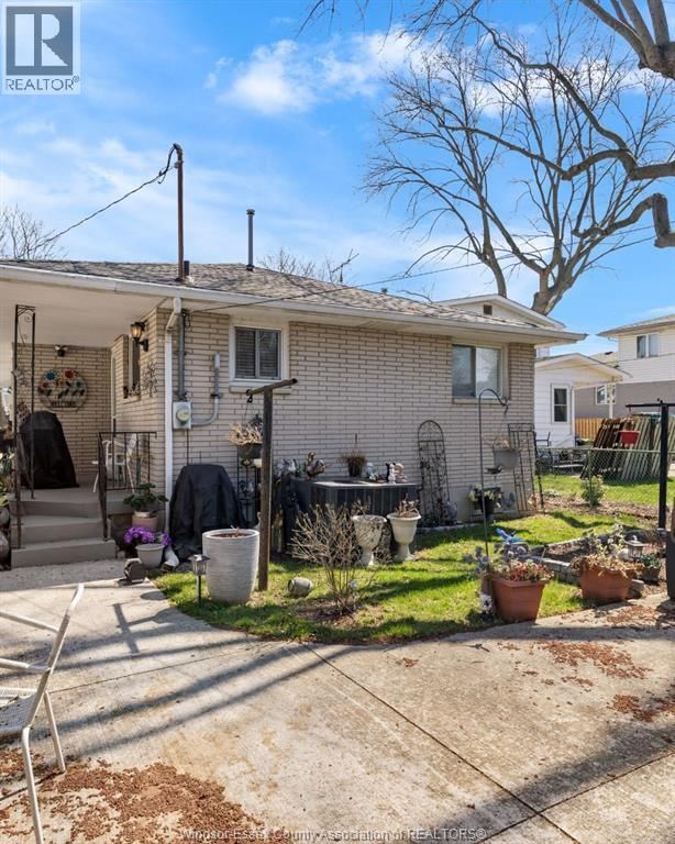 553 ST. PIERRE STREET Image 26