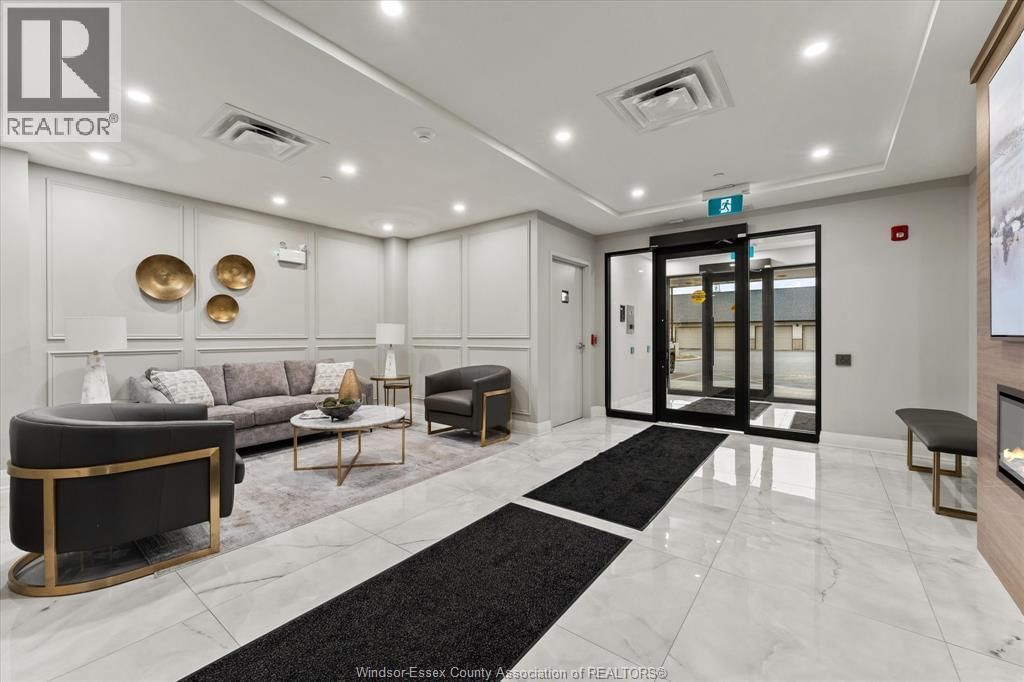 111 - 1855 WYOMING Image 3