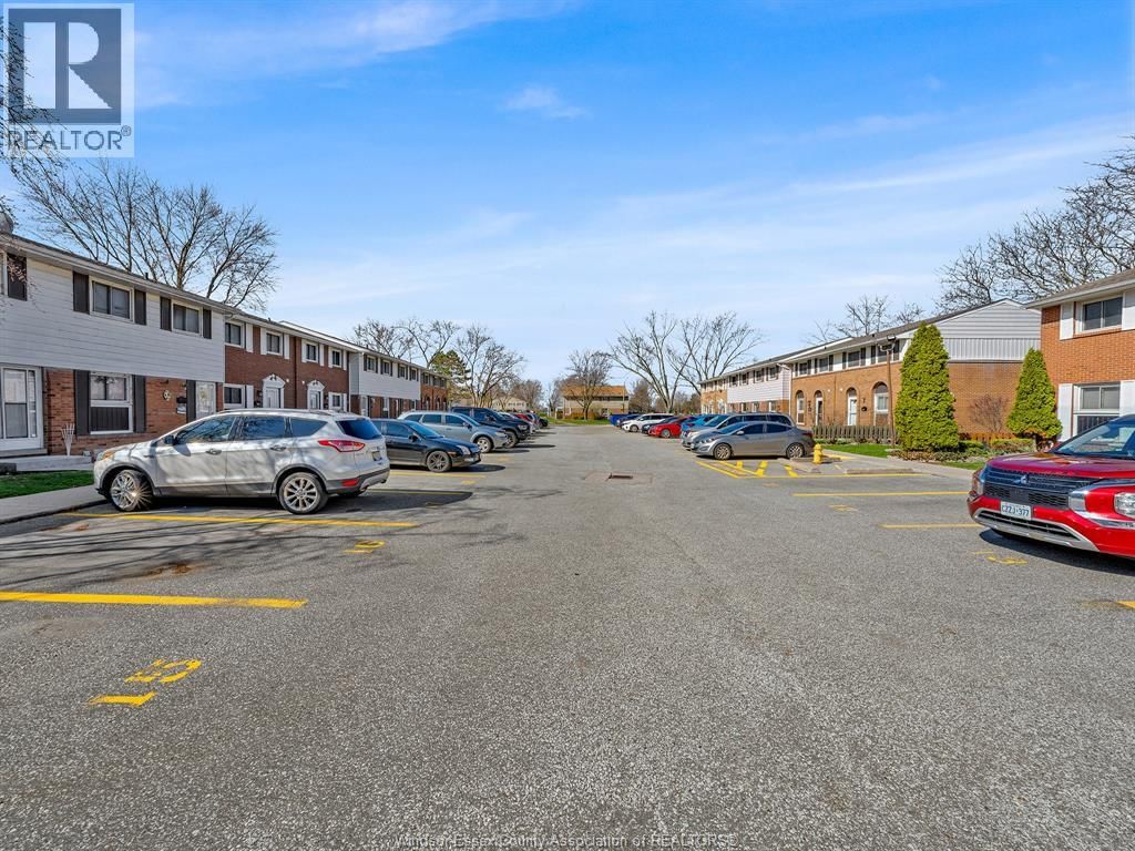 2 - 2922 MEADOWBROOK LANE Image 39