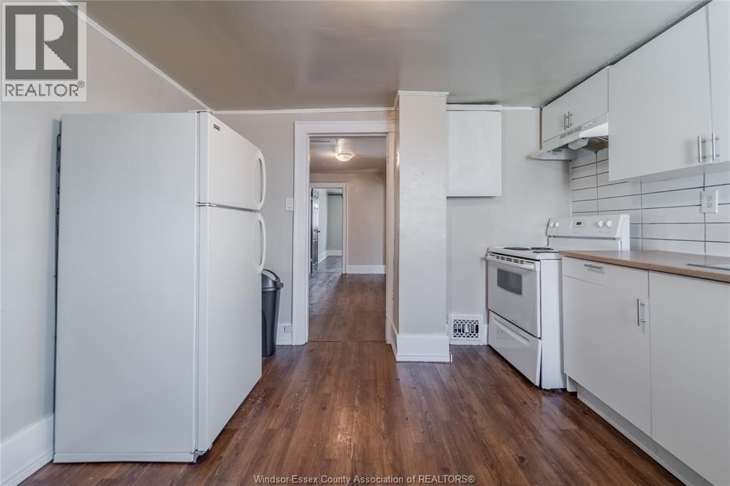 1135 JANETTE AVENUE Image 12