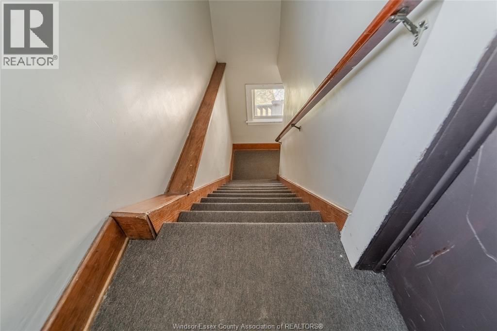 1135 JANETTE AVENUE Image 15