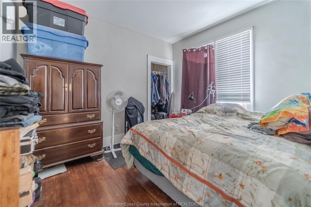 1135 JANETTE AVENUE Image 16