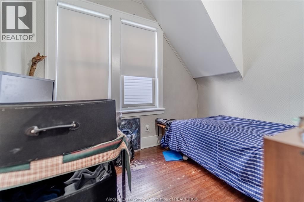 1135 JANETTE AVENUE Image 18