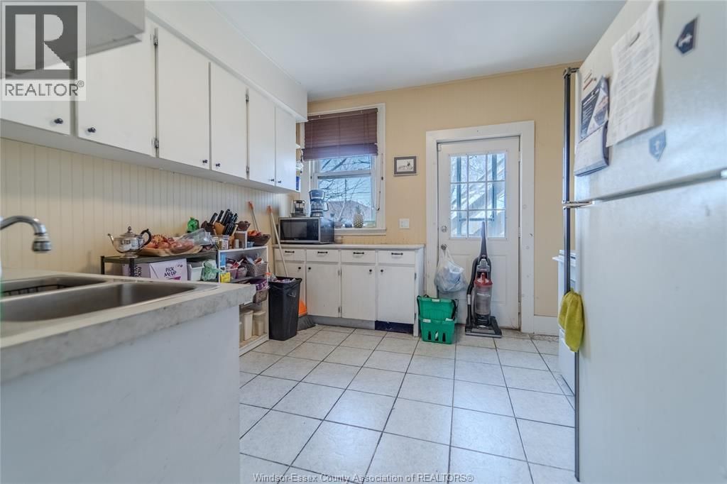 1135 JANETTE AVENUE Image 19