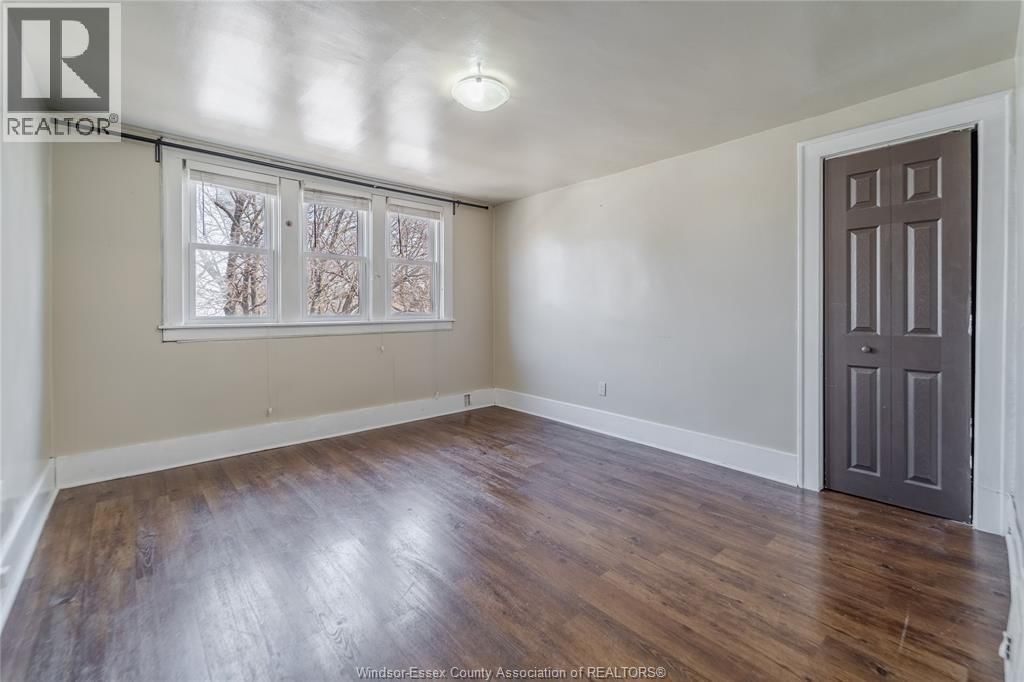 1135 JANETTE AVENUE Image 7