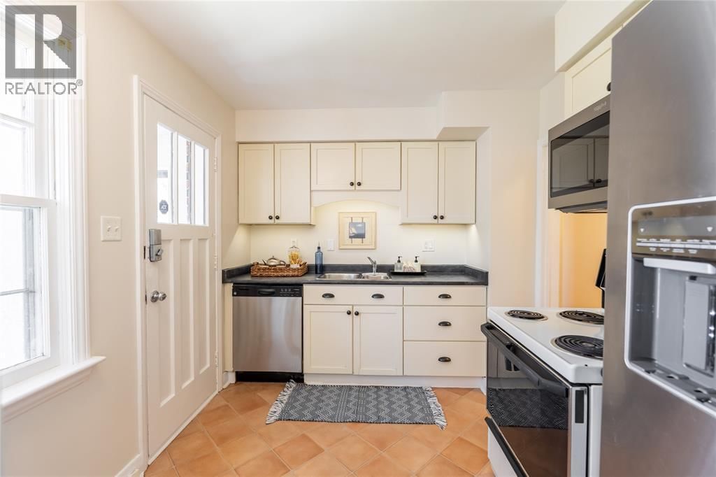 1203 COLBORNE ROAD Image 10