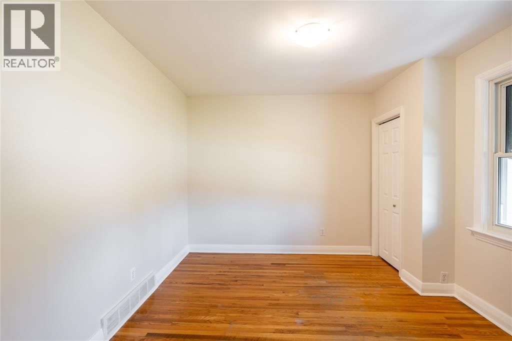 1203 COLBORNE ROAD Image 14