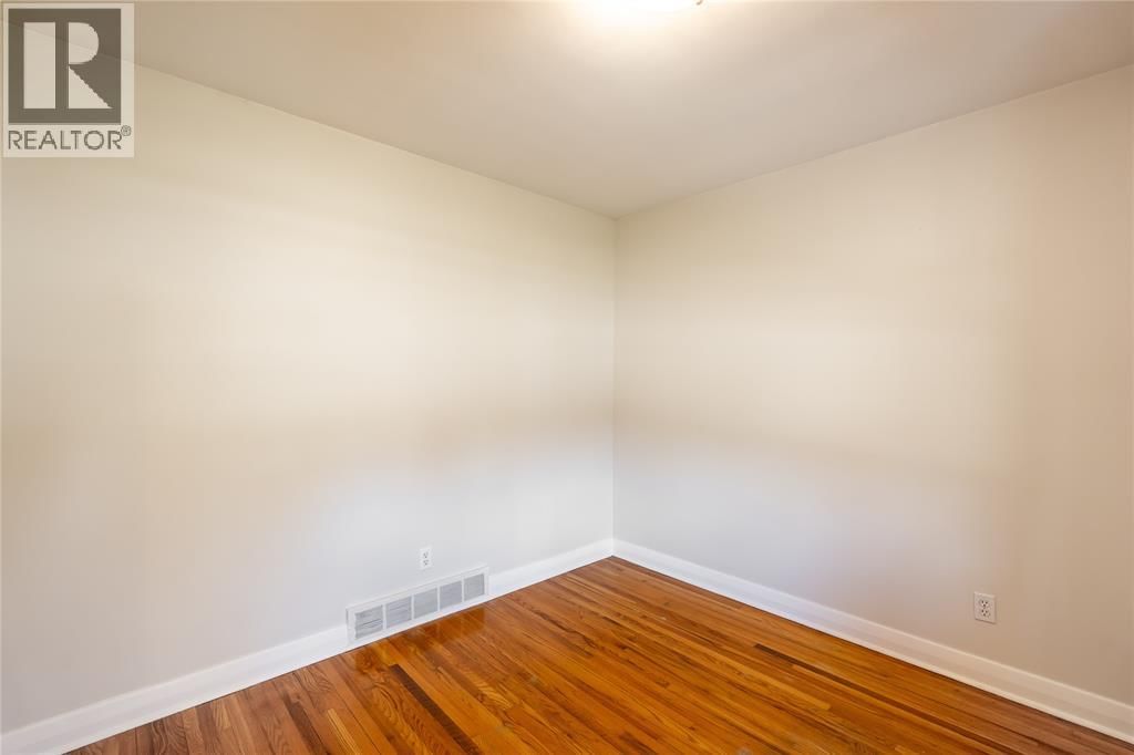 1203 COLBORNE ROAD Image 15