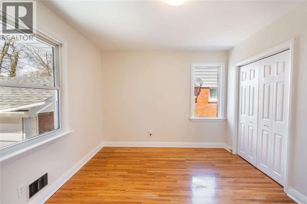 1203 COLBORNE ROAD Image 18