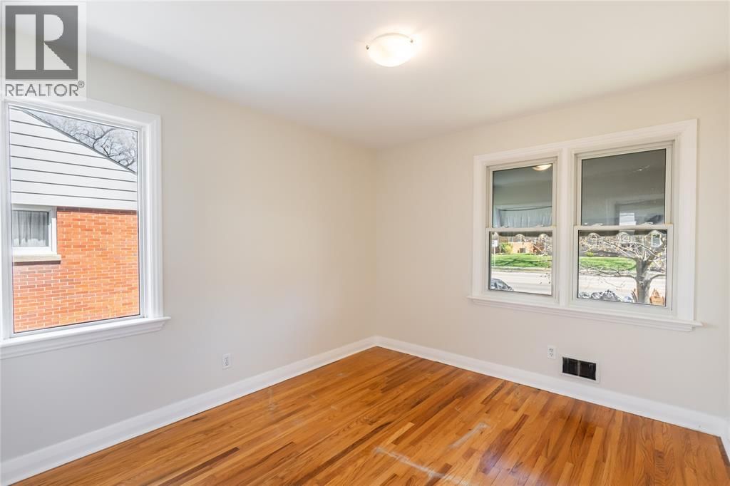 1203 COLBORNE ROAD Image 19