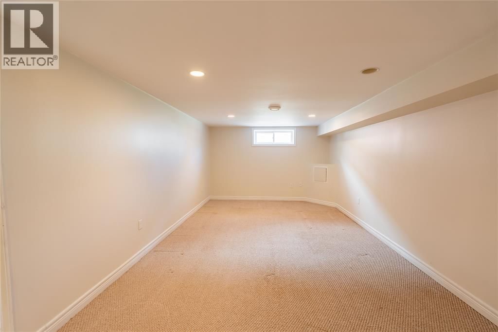 1203 COLBORNE ROAD Image 22