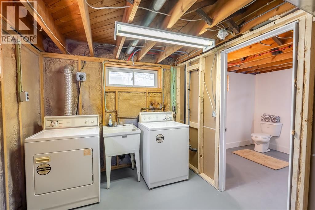 1203 COLBORNE ROAD Image 25