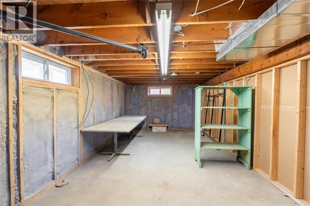 1203 COLBORNE ROAD Image 27