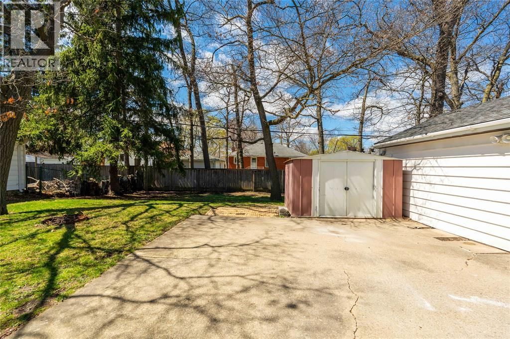 1203 COLBORNE ROAD Image 28