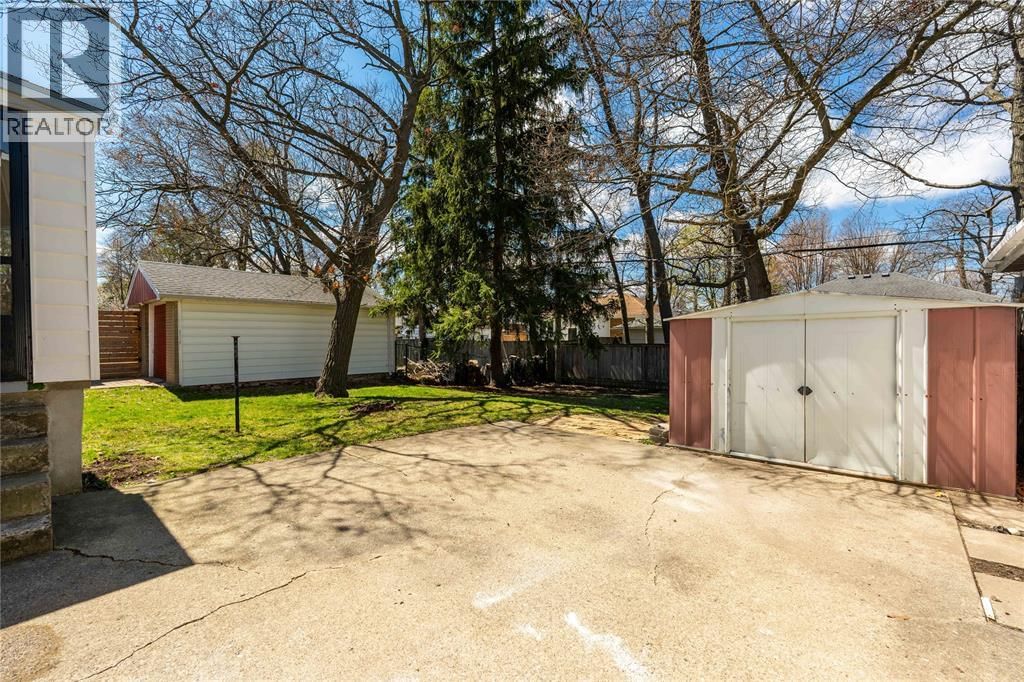 1203 COLBORNE ROAD Image 29