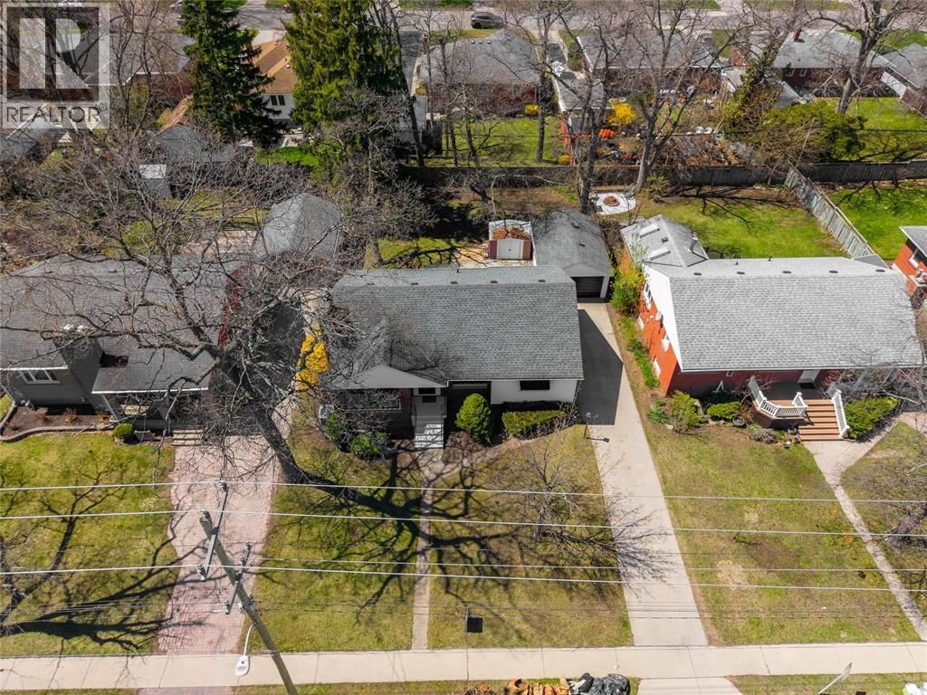 1203 COLBORNE ROAD Image 35