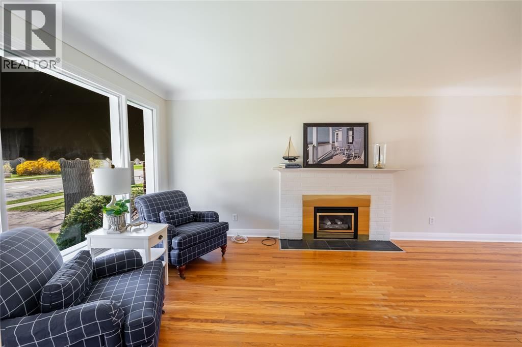 1203 COLBORNE ROAD Image 5