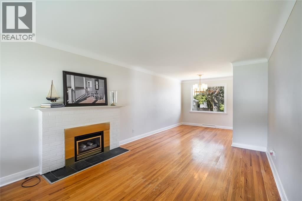 1203 COLBORNE ROAD Image 6