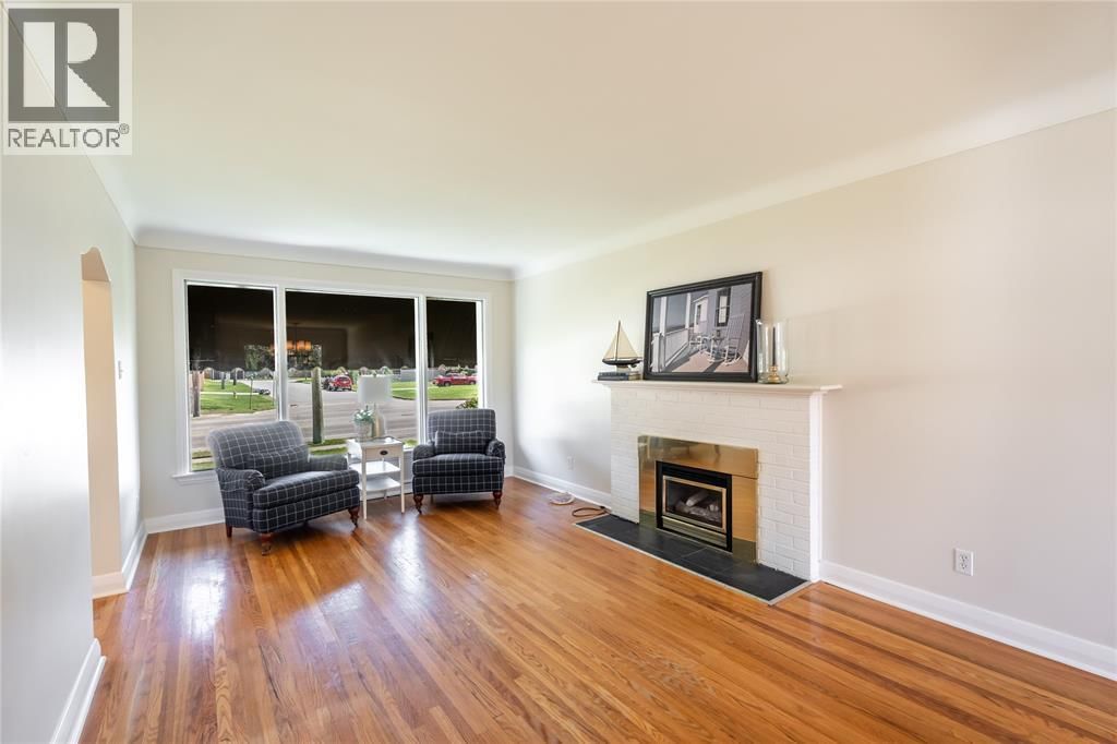 1203 COLBORNE ROAD Image 8