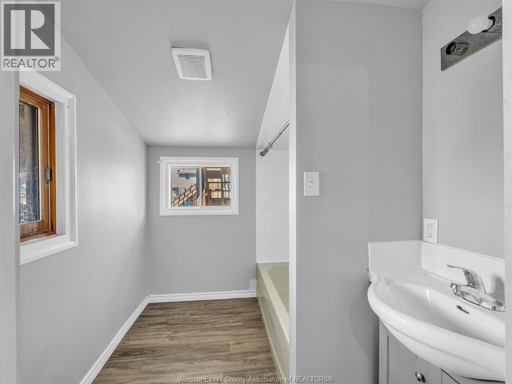 1124 MERCER STREET Image 13