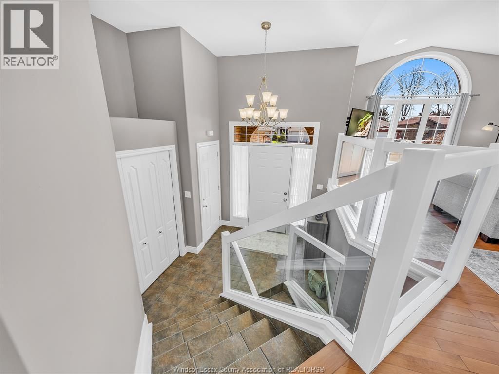 120 HIGGINS Image 19