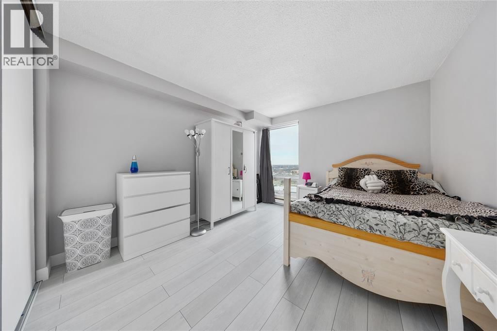 1410 - 155 FRONT STREET NORTH Image 12