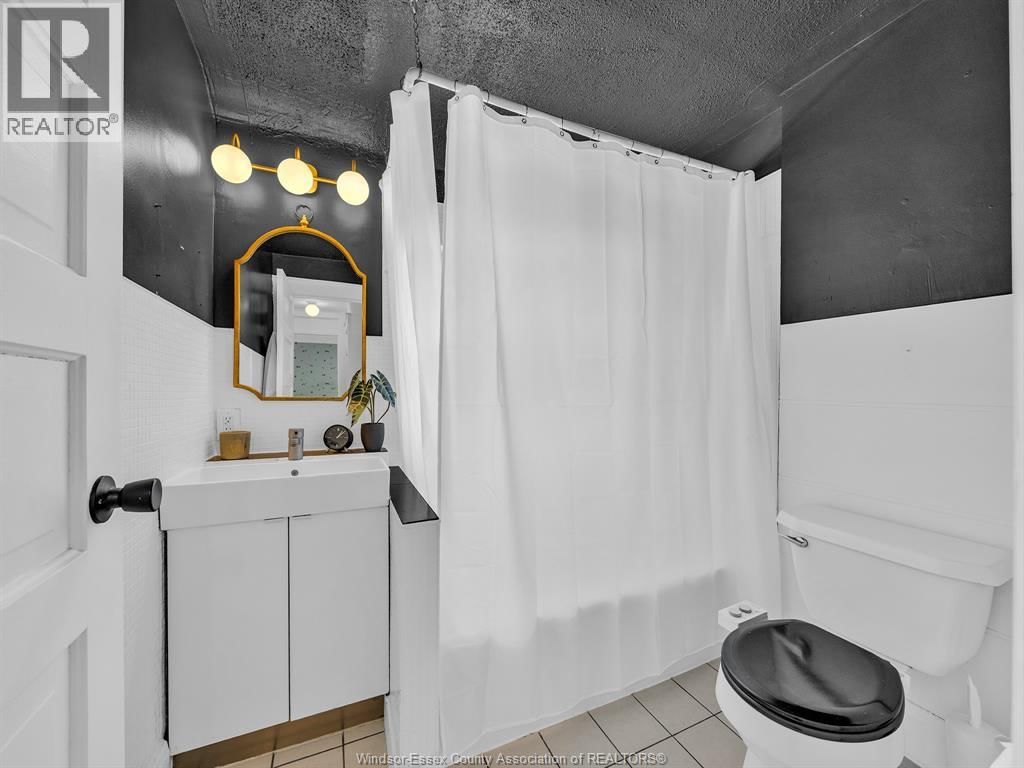 1295 MONMOUTH ROAD Image 17