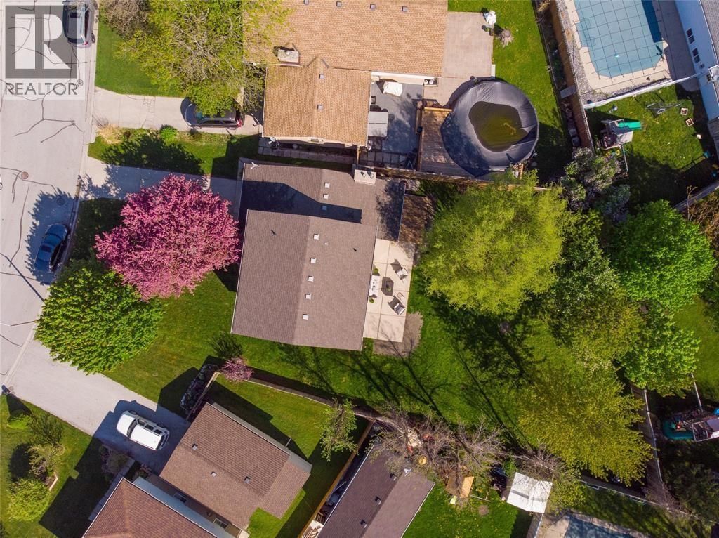 342 WILLOW CRESCENT Image 5