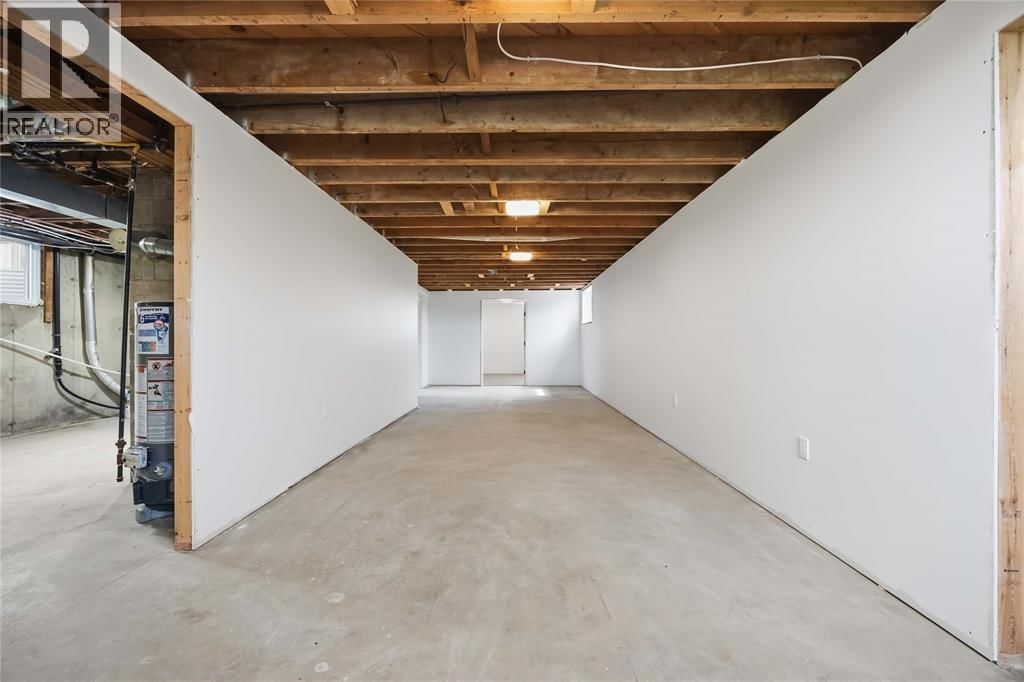 1600 COURTRIGHT LINE Image 37