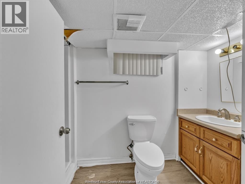 2311 UNIVERSITY AVENUE Image 9