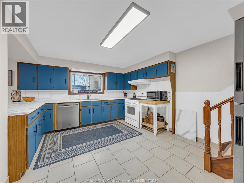 24 MELROSE AVENUE Image 20