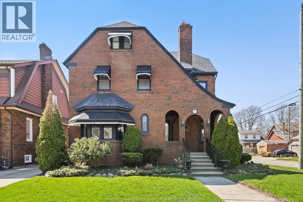 2203 VICTORIA Image 1