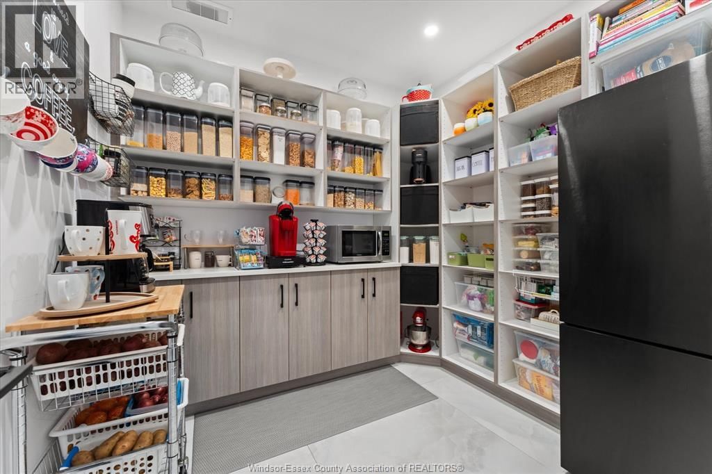 3082 BETTS AVENUE Image 10