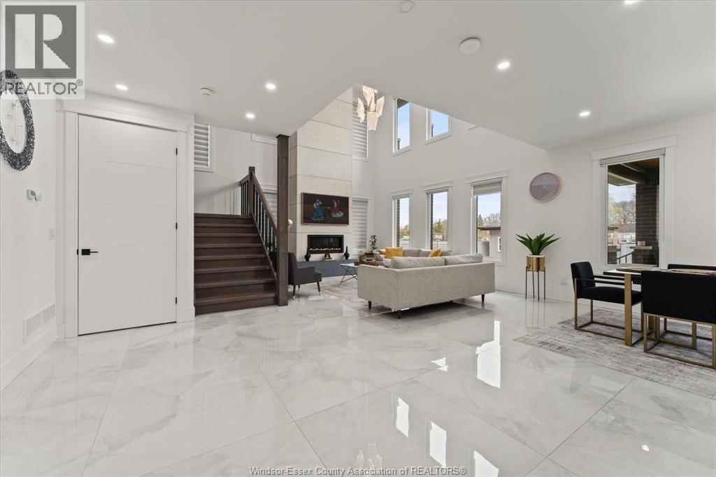 3082 BETTS AVENUE Image 5