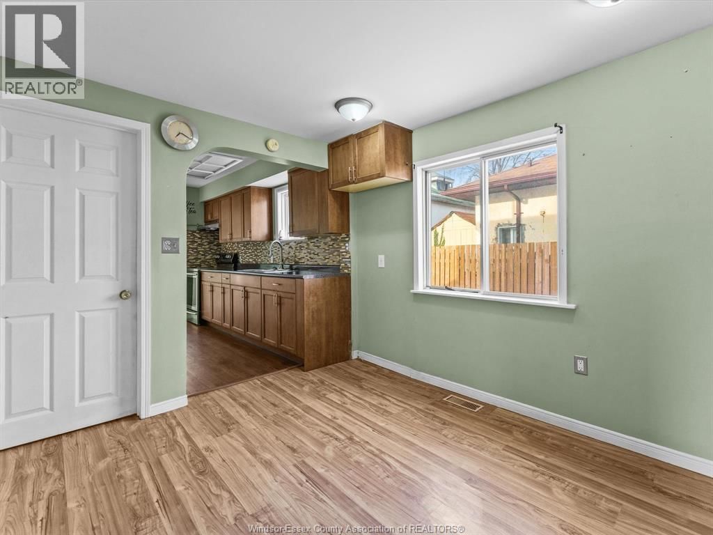 2509 ALEXIS ROAD Image 10