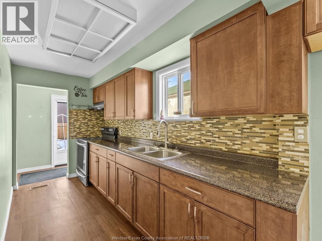 2509 ALEXIS ROAD Image 12