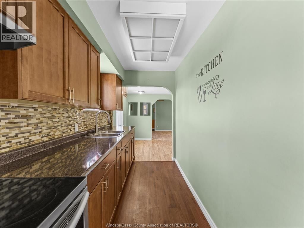 2509 ALEXIS ROAD Image 13