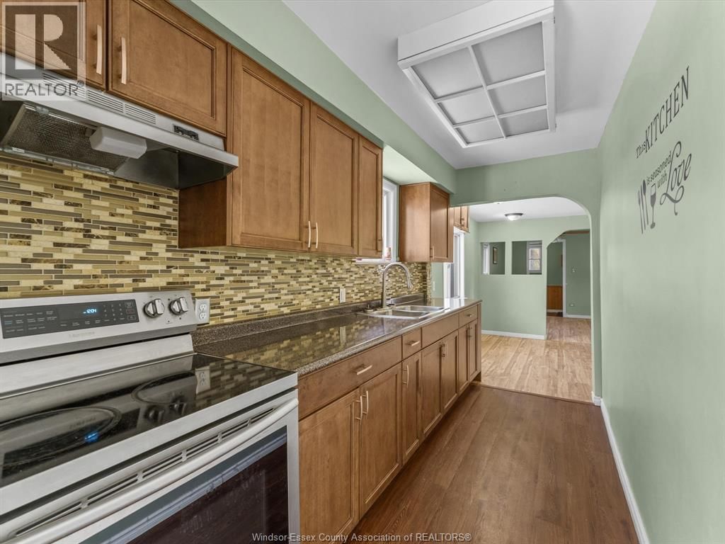 2509 ALEXIS ROAD Image 14