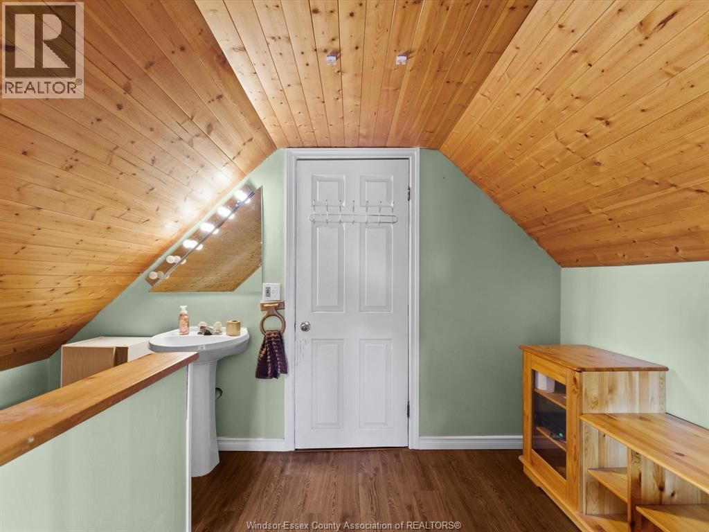 2509 ALEXIS ROAD Image 23