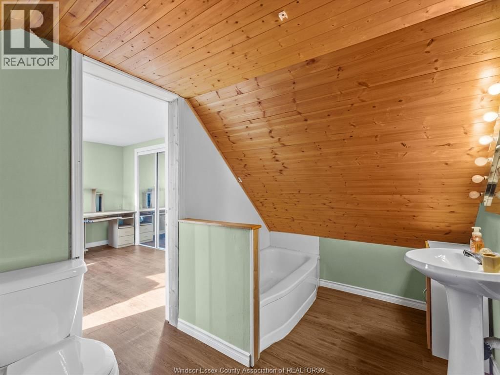 2509 ALEXIS ROAD Image 25