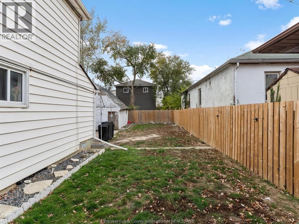 2509 ALEXIS ROAD Image 28